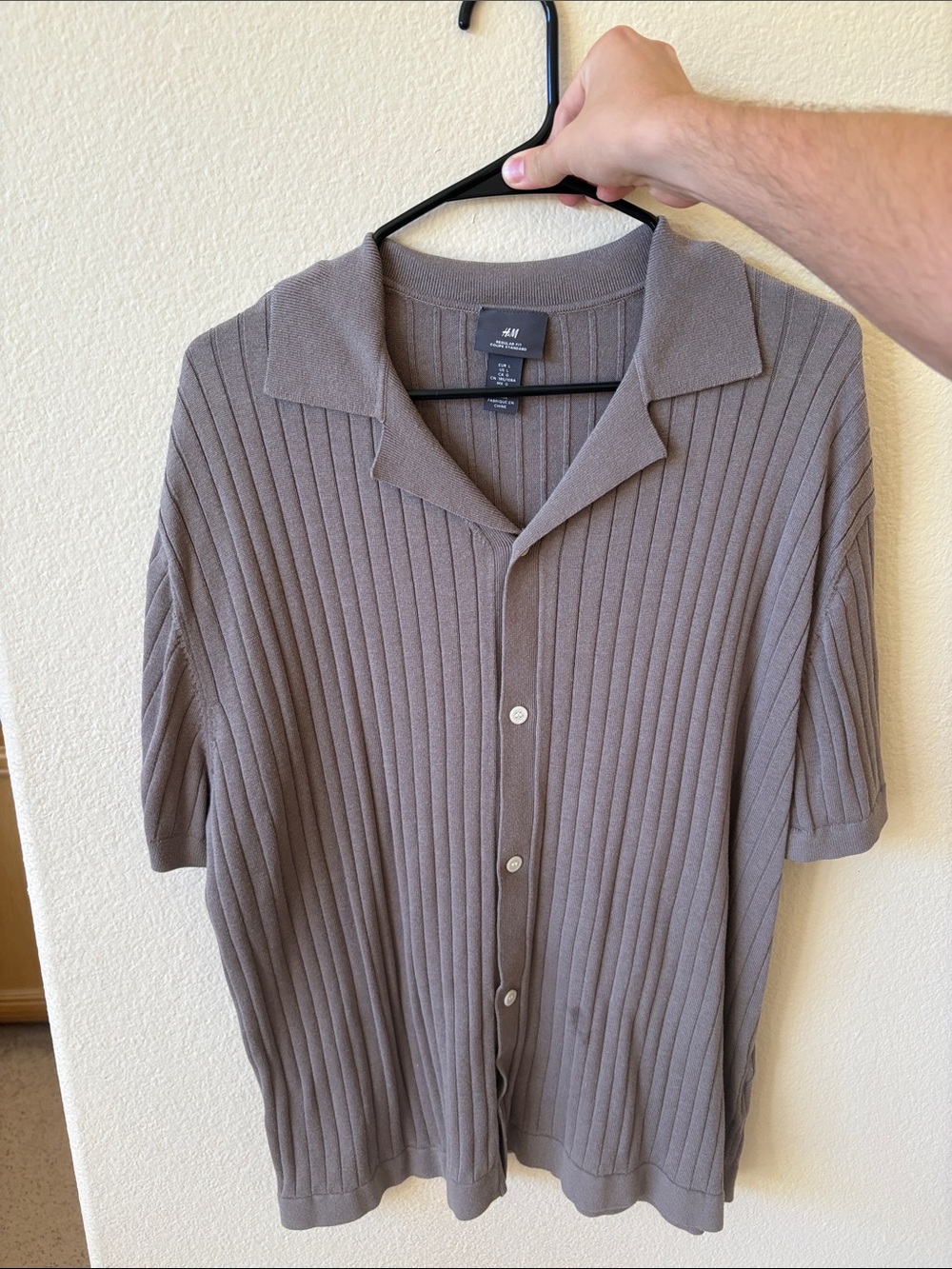H&M Men's Ribbed Short Sleeve Button-Up Shirt - Taupe Brown